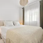 4Br Penthouse W Pool & Parking 500M From The Beach