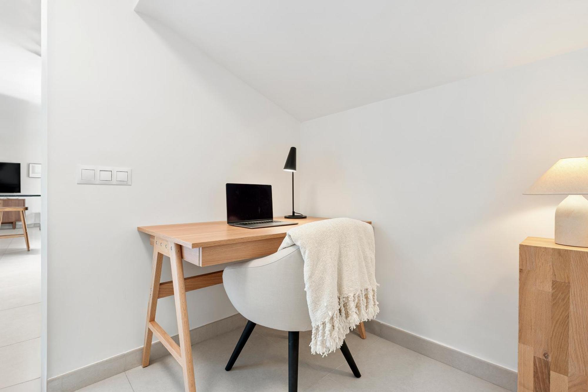 4br Penthouse W Pool & Parking 500m From The Apartamento *