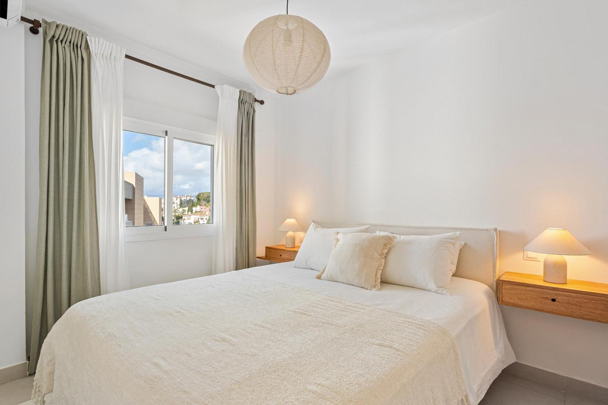 Apartamento 4br Penthouse W Pool & Parking 500m From The